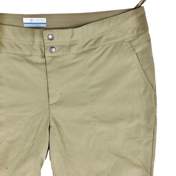 Columbia Omni-Shield Advanced Repellency Tan Women’s Bermuda Shorts Sz  36W - Picture 2 of 10